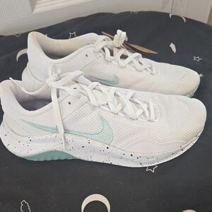 NIB Nike Legend Essential 3NN Women’s Training Shoes White Mint Speckle Size 9.5